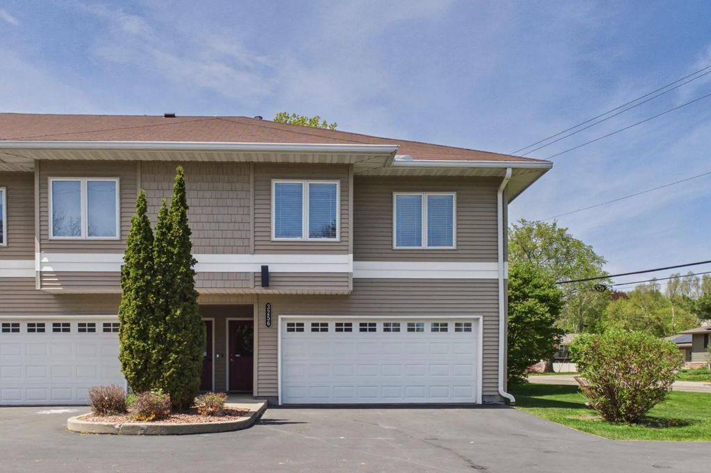 3256 Old Highway 8, Saint Anthony