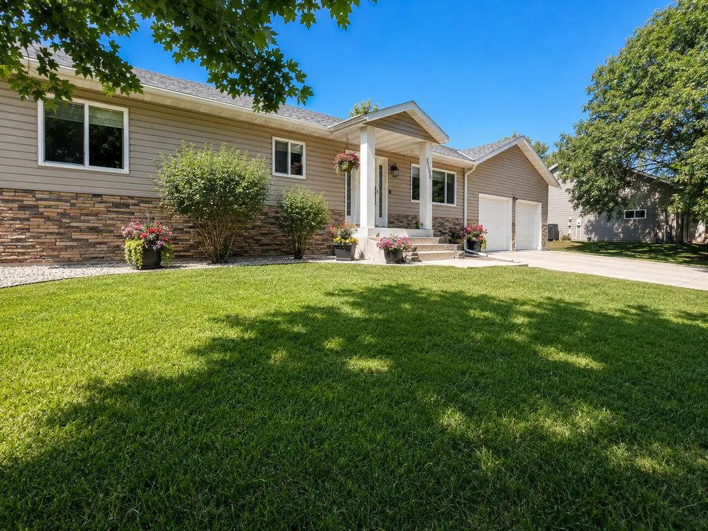 4806 22nd Street Ne, Willmar