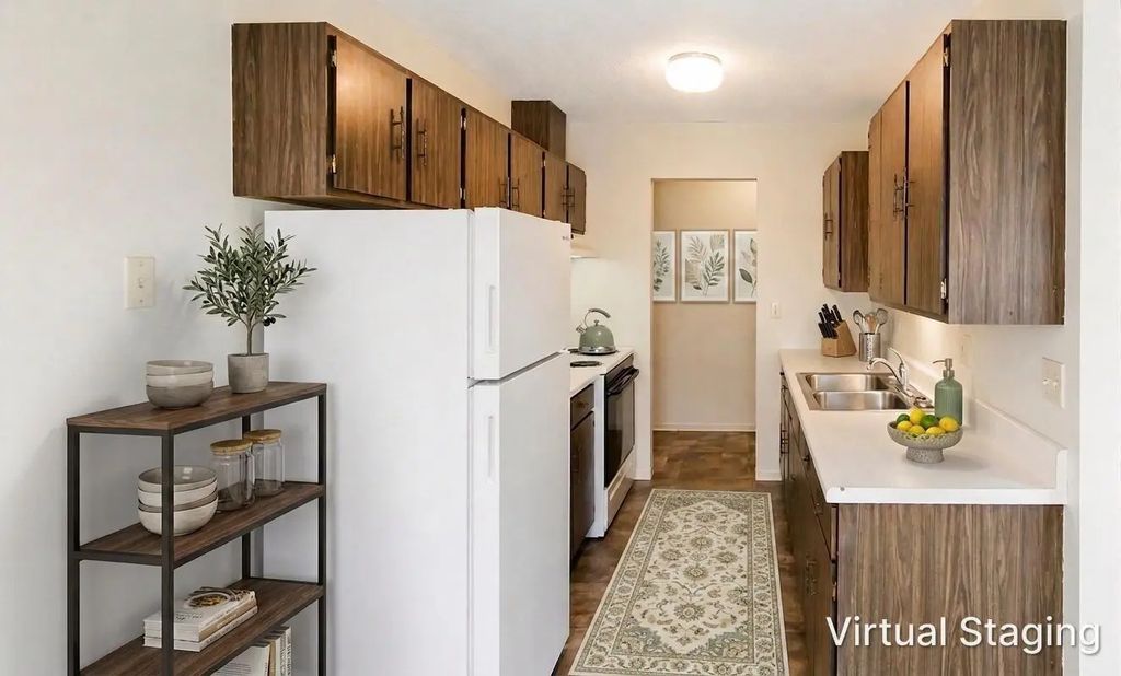 320 1st Street #4, Clinton