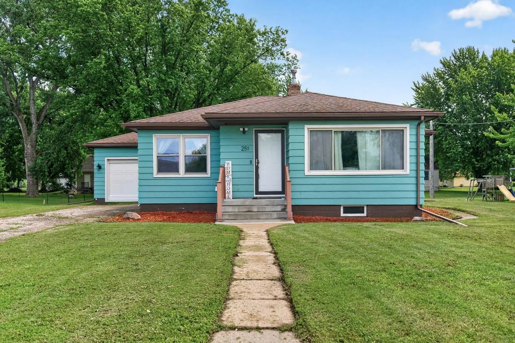 251 State Avenue N, New Germany