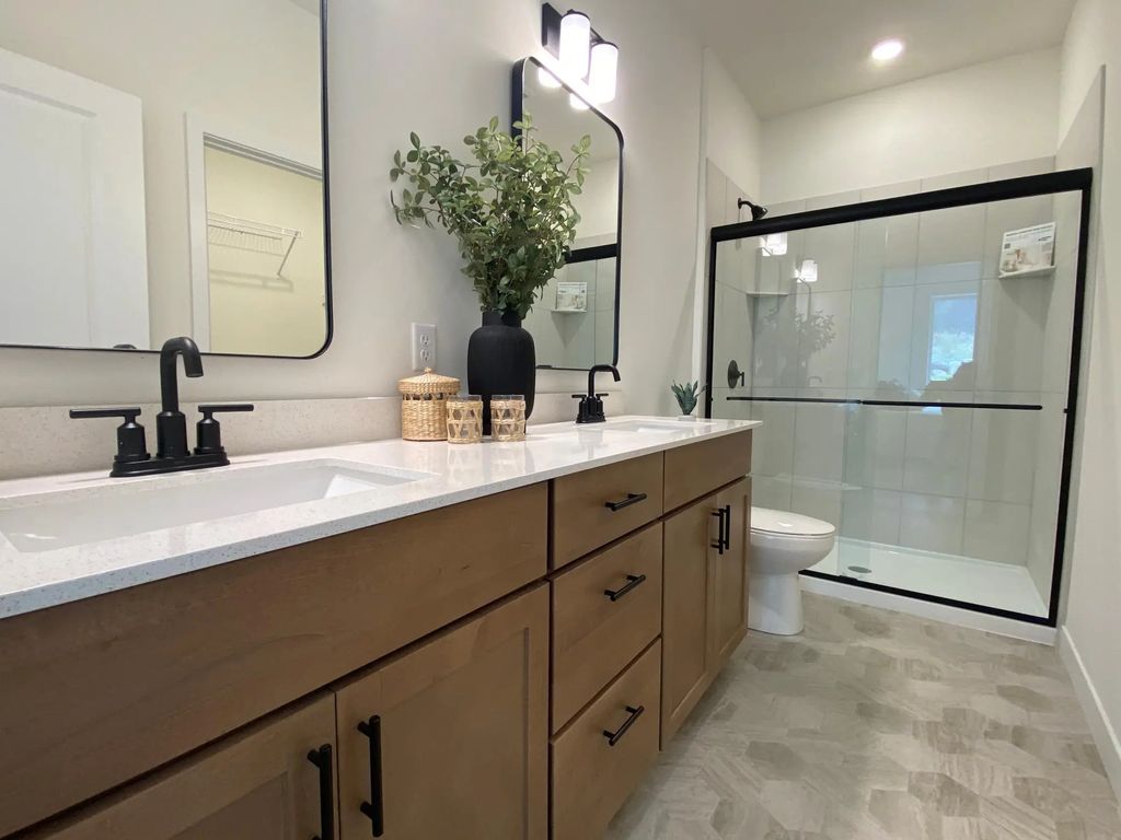 13784 Hollybrook Circle, Apple Valley