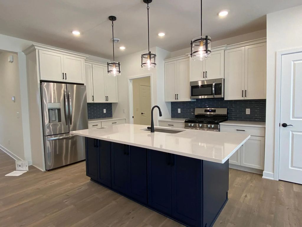 13788 Hollybrook Circle, Apple Valley