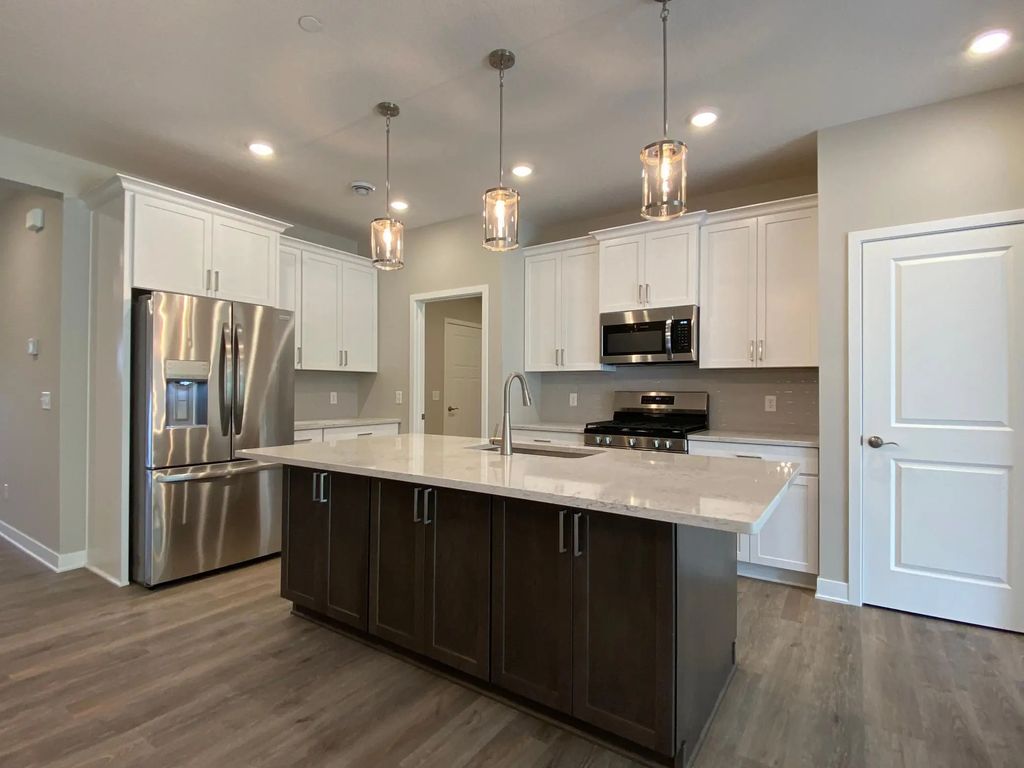 13792 Hollybrook Circle, Apple Valley