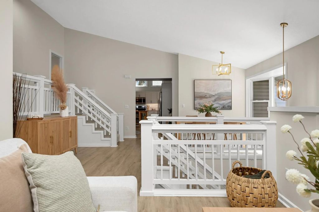 783 Berwood Avenue, Vadnais Heights