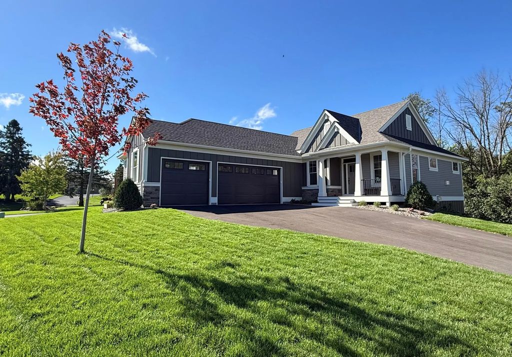 4636 Fable Road N, Hugo