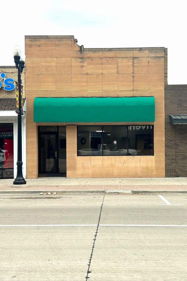 113 Main Street S, Hutchinson