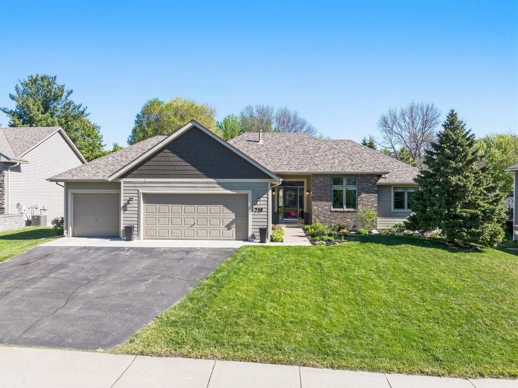 719 Eastridge Drive, Northfield