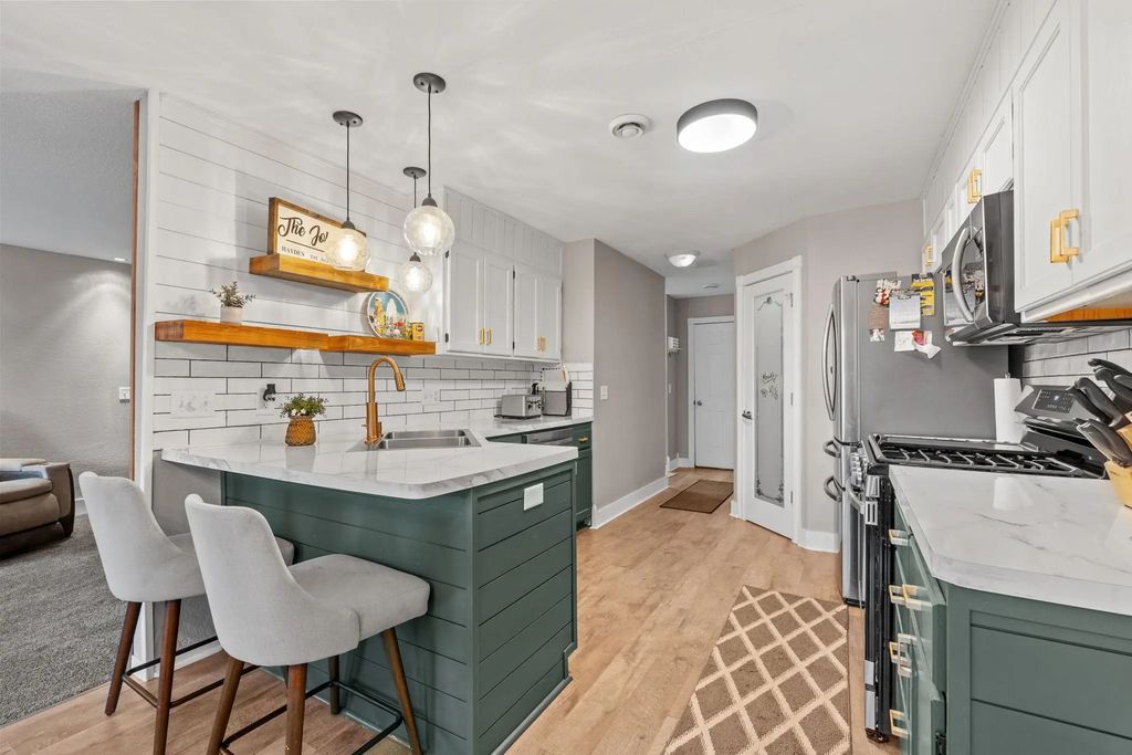 936 Golden Way Nw, Isanti