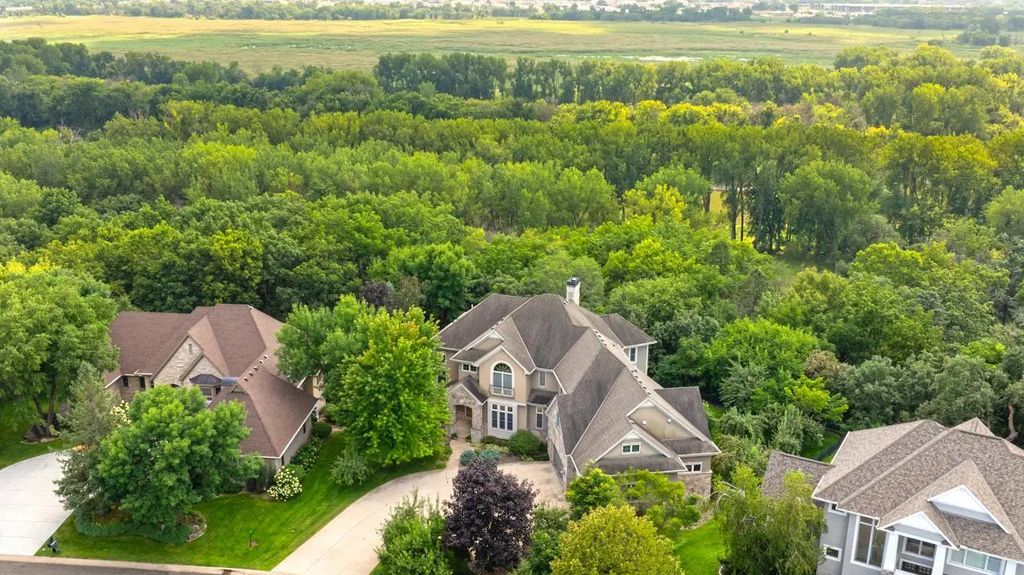 10689 Sonoma Ridge, Eden Prairie