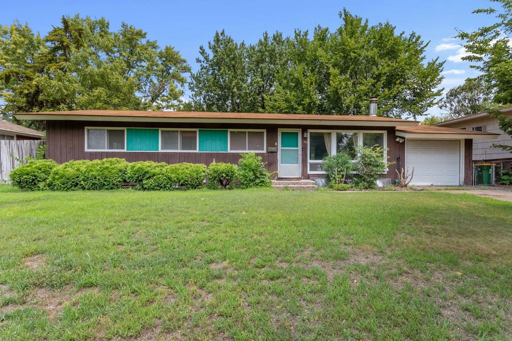 2906 Nash Road, Brooklyn Center