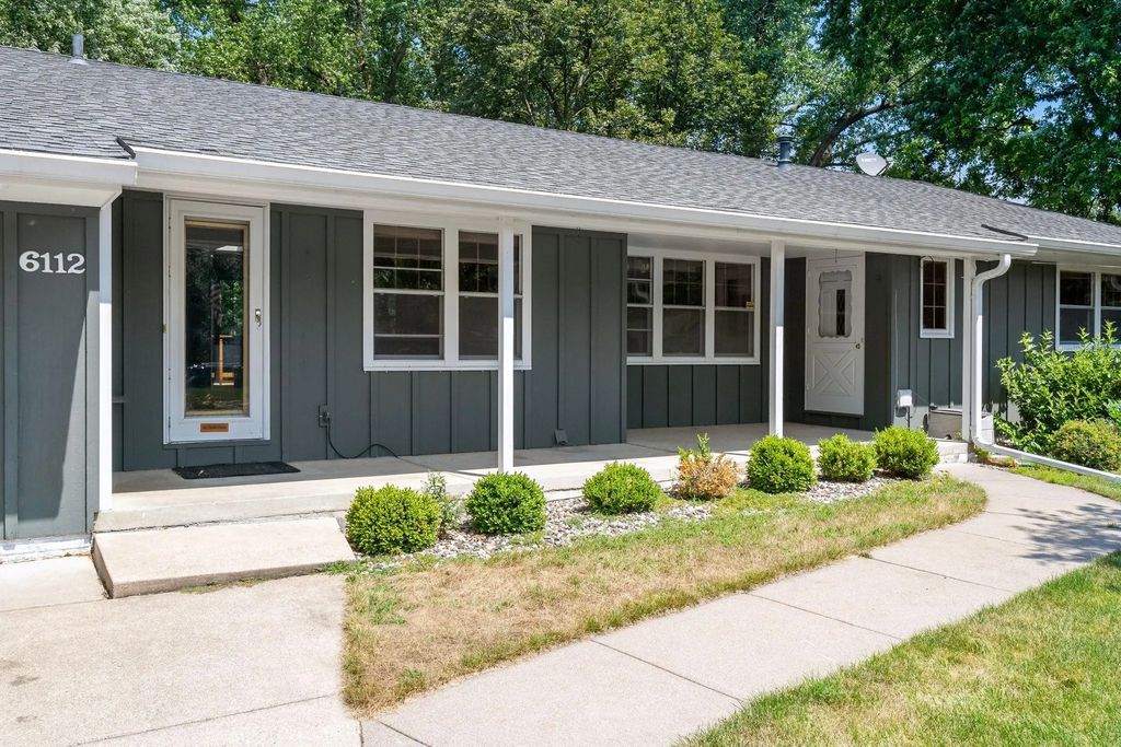 6112 Jeffrey Lane, Edina