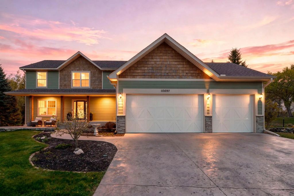 10697 106th Avenue N, Hanover