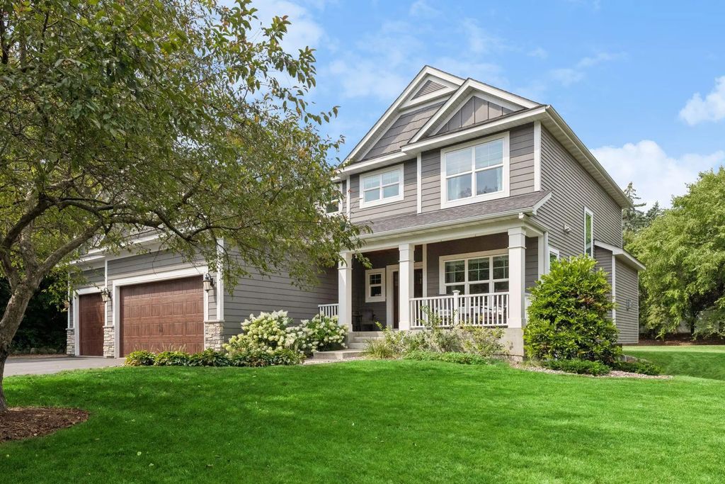 899 Rolling Bluff, Excelsior