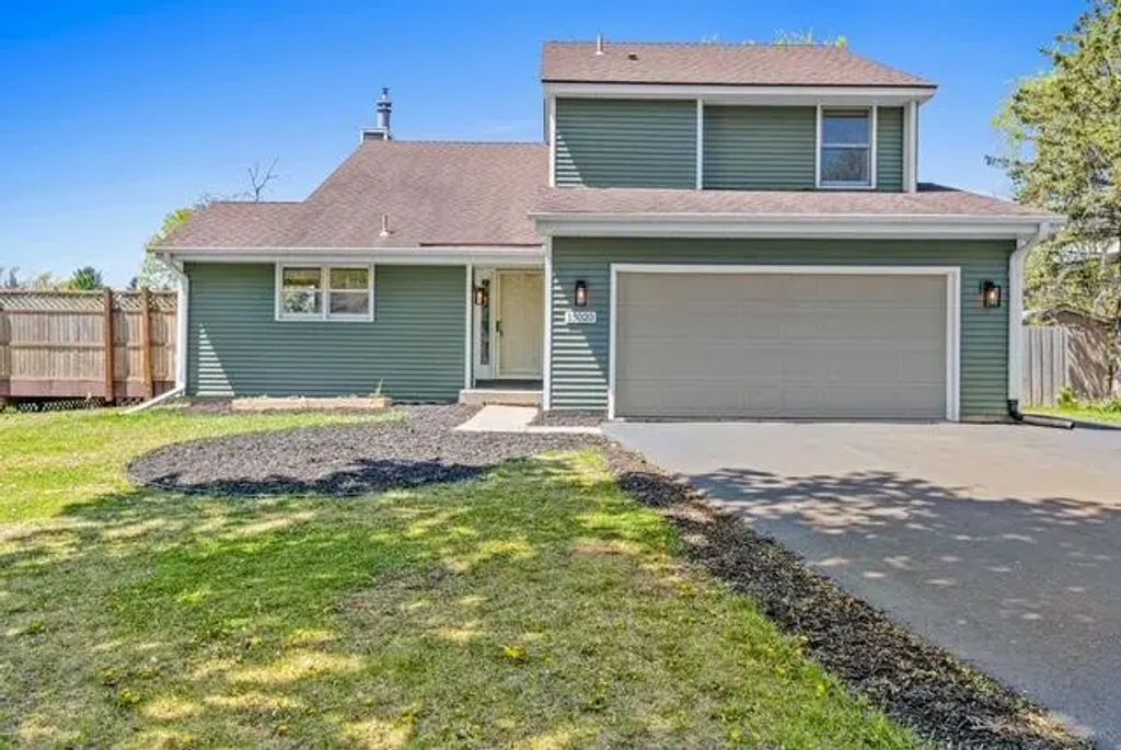 15020 Rushmore Crescent, Burnsville