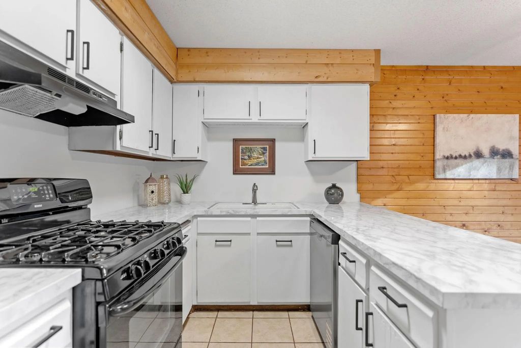 13573 Everton Avenue, Apple Valley