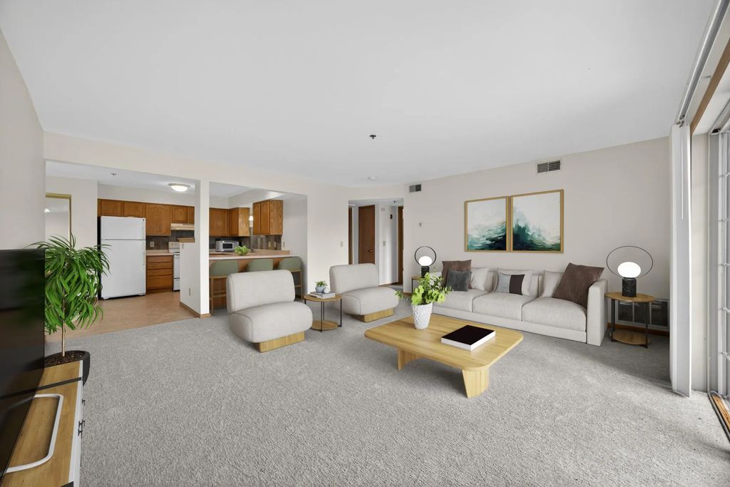 1826 Deerhaven Lane Ne 16, Rochester