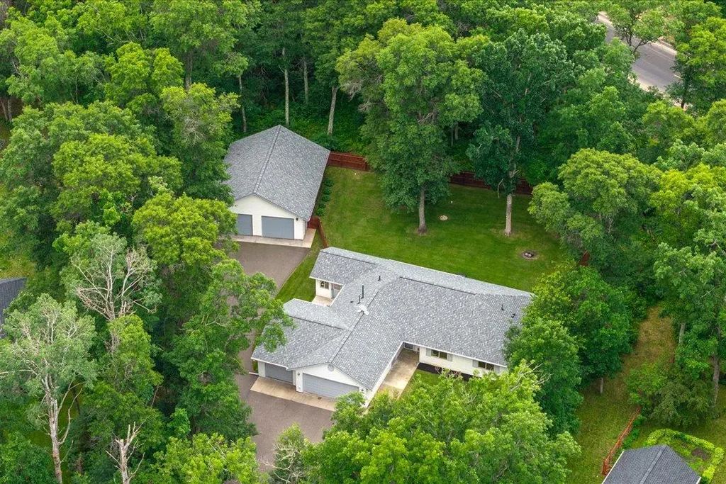 33897 Dancing Bear Drive, Crosslake