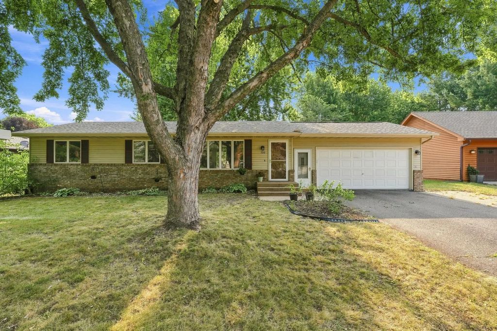 730 Apollo Road, River Falls