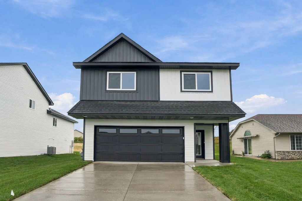 413 Bluebird Street, Mora