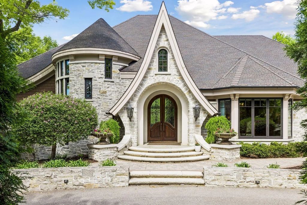 18083 Bearpath Trail, Eden Prairie