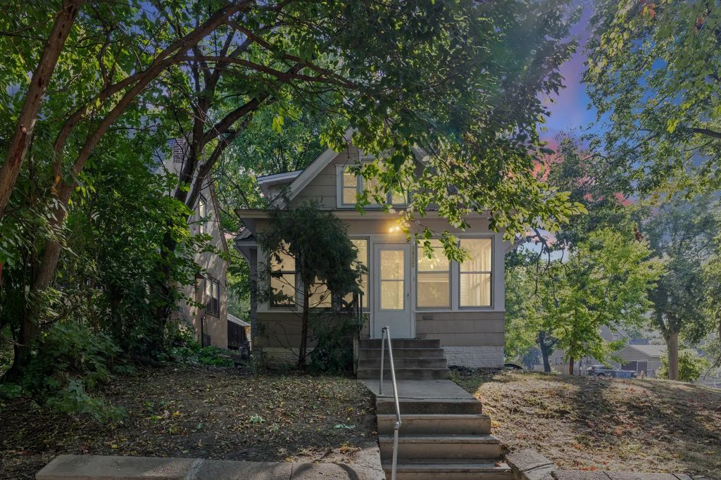 3400 Aldrich Avenue N, Minneapolis