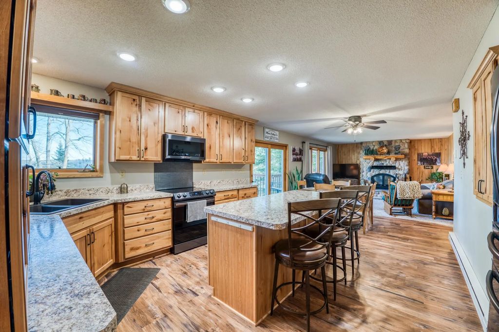 32061 Primrose Lane, Laporte