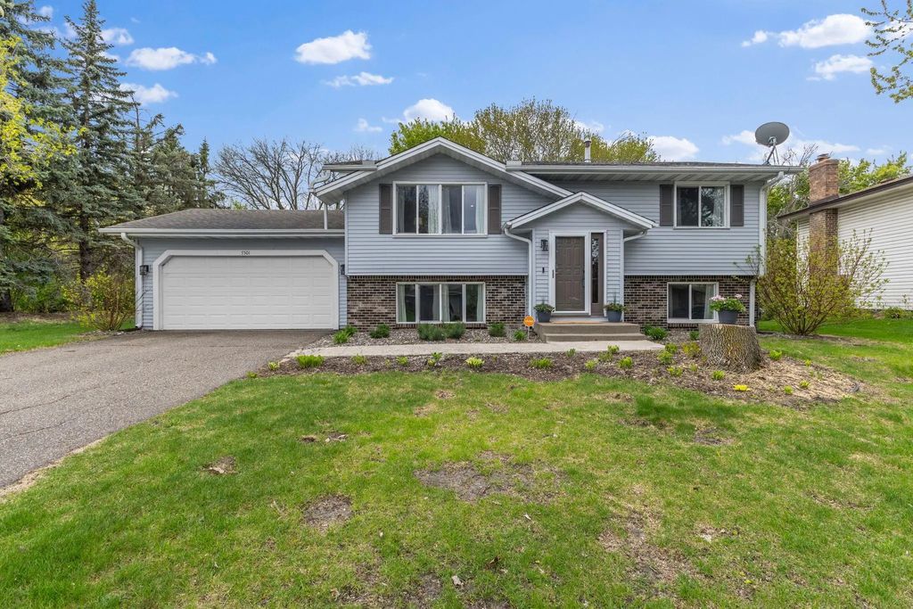 7501 82nd Avenue N, Brooklyn Park