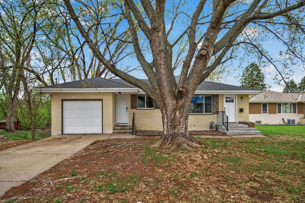3901 Lake Drive Avenue N, Robbinsdale