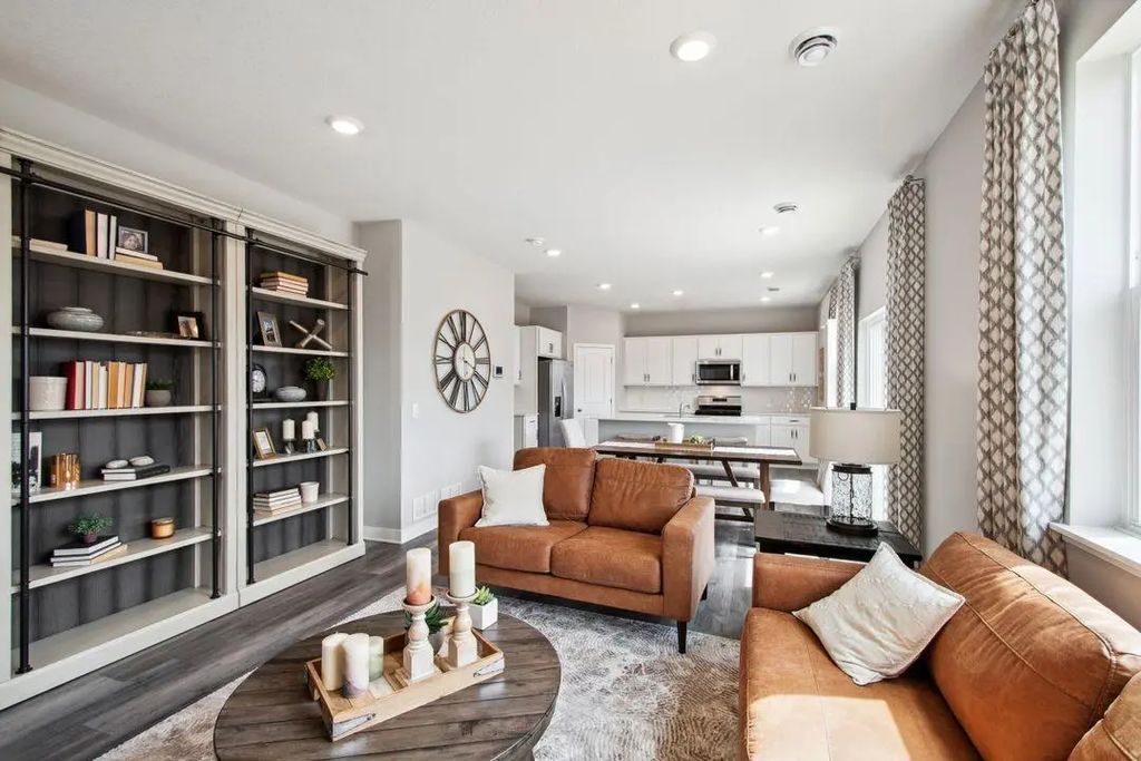907 Greenlawn Avenue W, Delano
