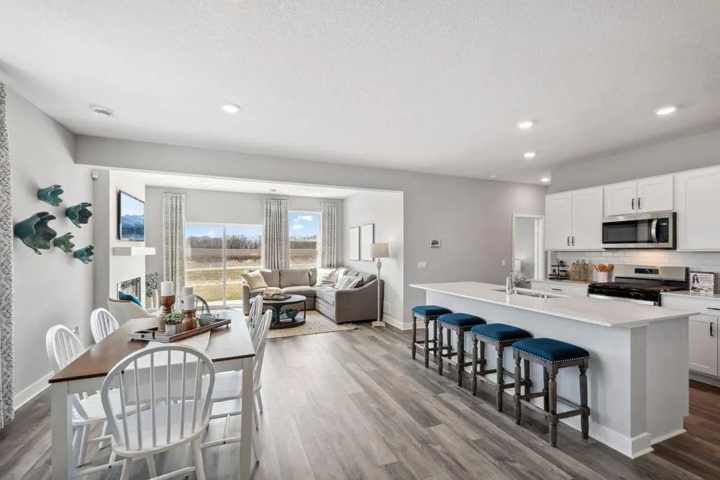 901 Greenlawn Avenue W, Delano