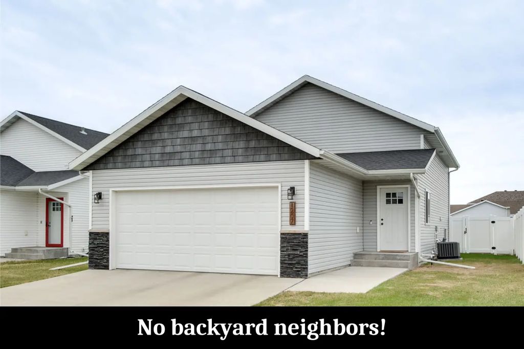 1207 Barnes Drive W, West Fargo