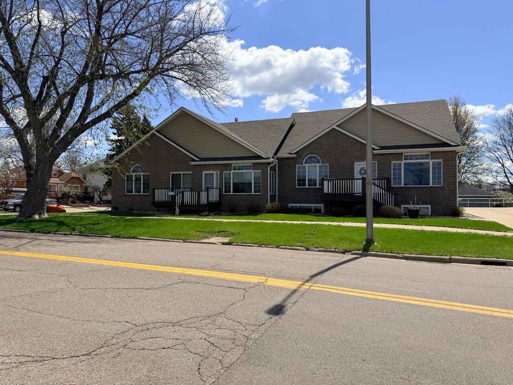 726 3rd Avenue, Worthington