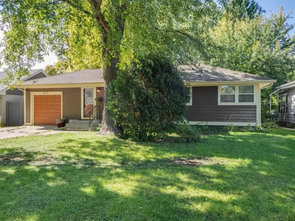817 Vincent Avenue N, Minneapolis