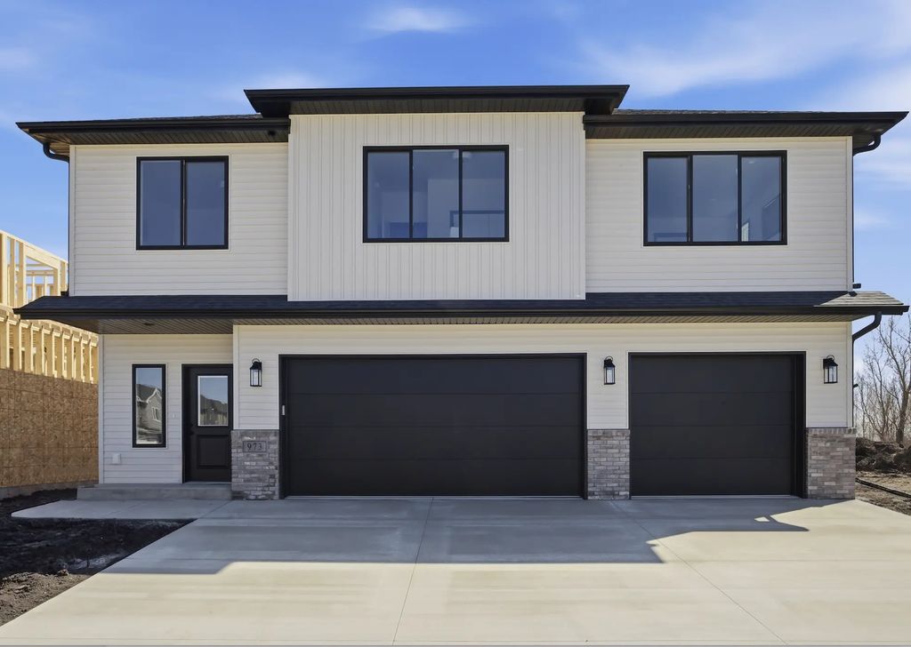 973 61st Avenue W, West Fargo