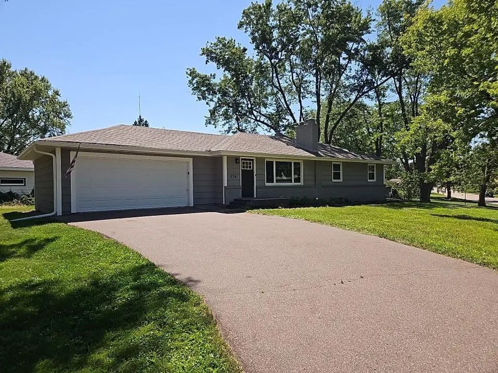 216 Hawes Avenue, Shoreview