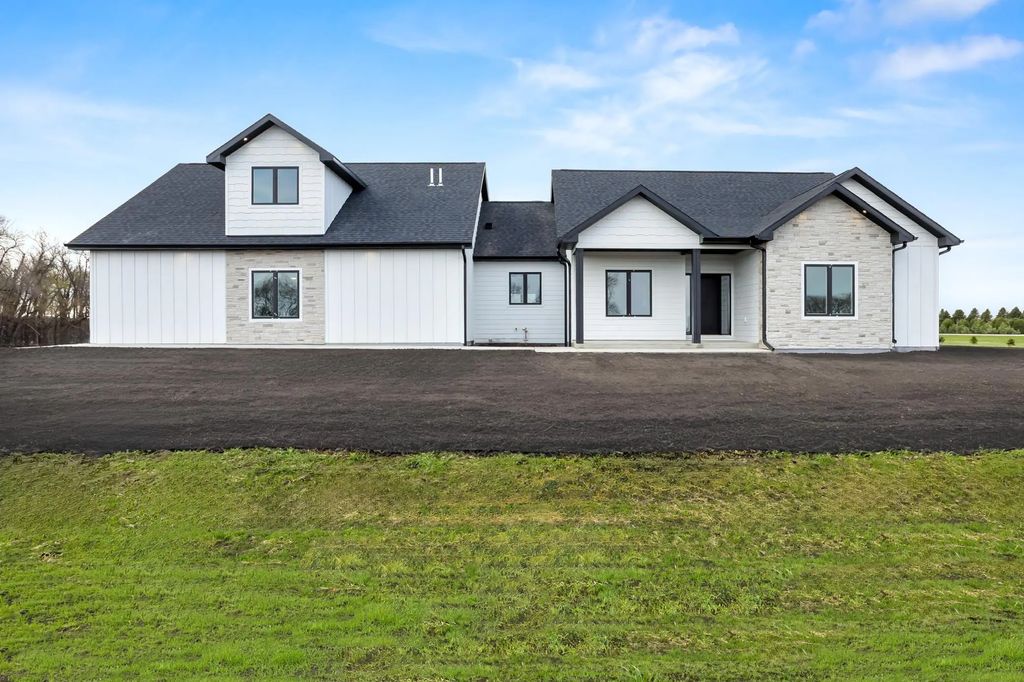 638 Norman Drive, Kindred