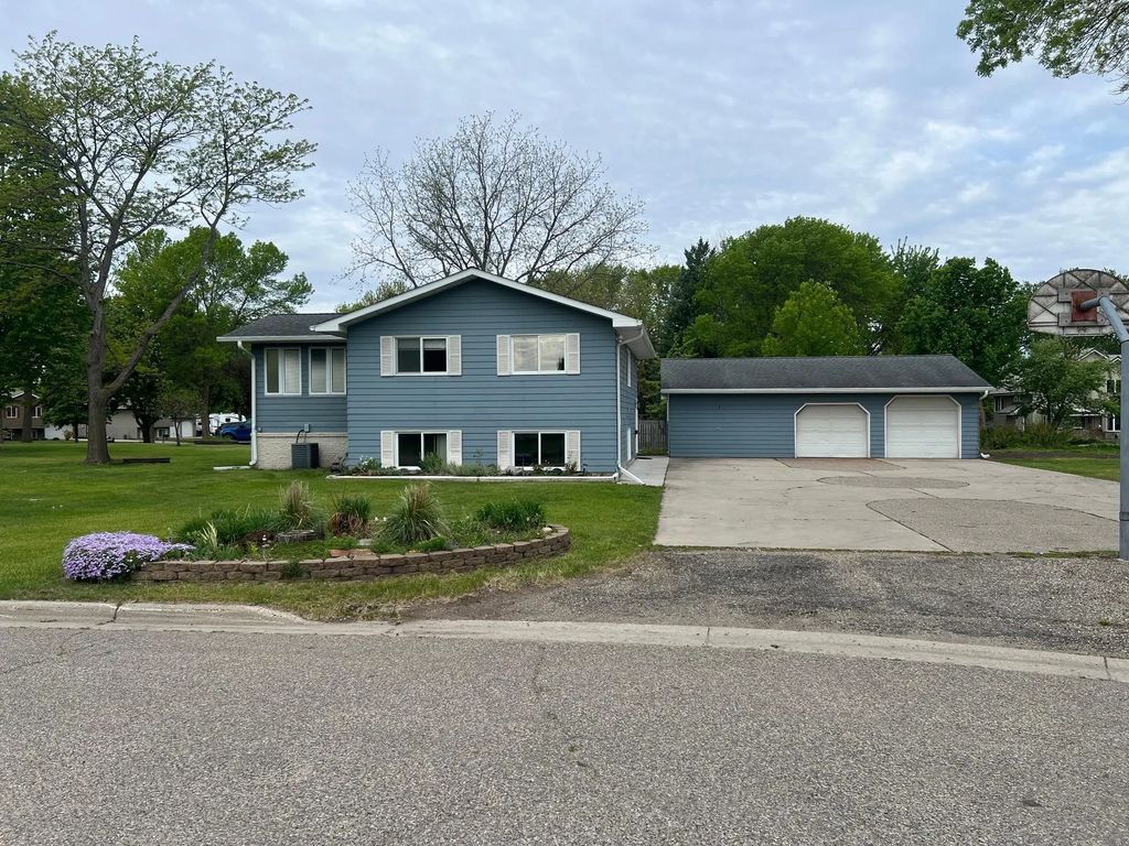 129 Nelson Street E, Litchfield