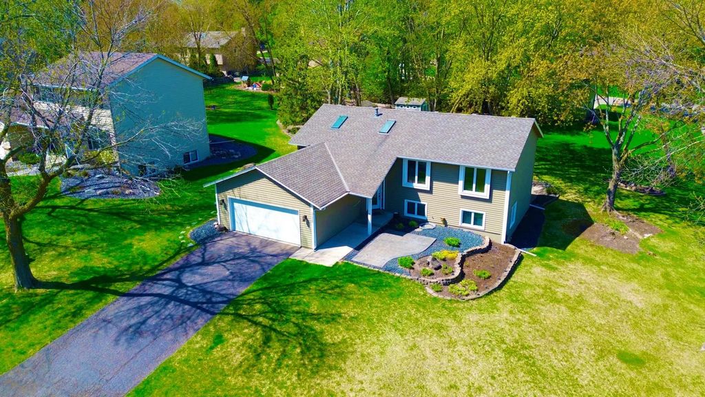 17325 Halifax Path, Lakeville