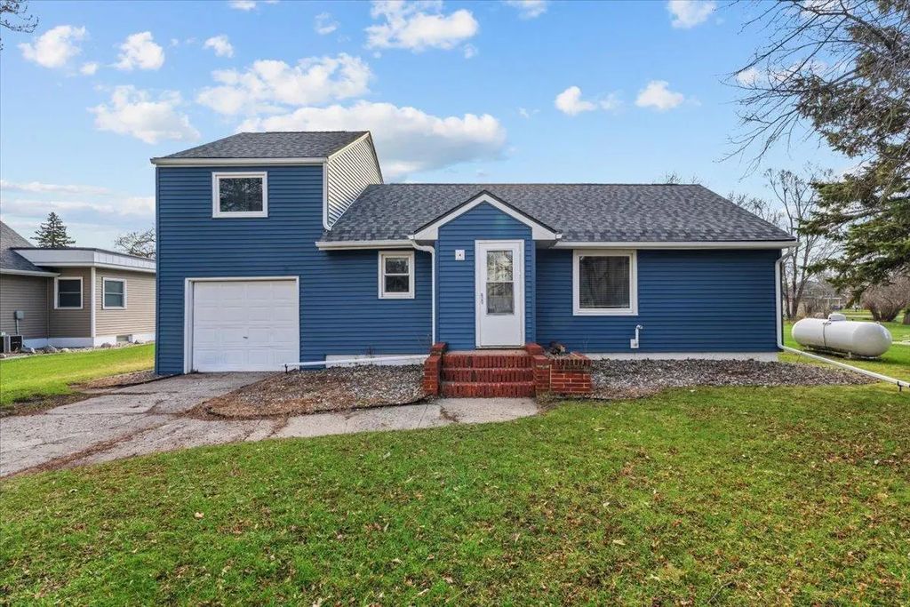 515 5th Street, Wyndmere