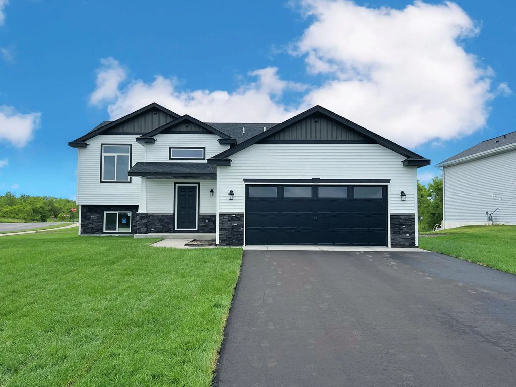 300 Kira Court, Paynesville