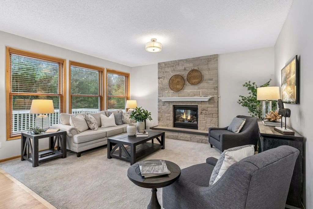 2719 Longacres Drive, Chanhassen