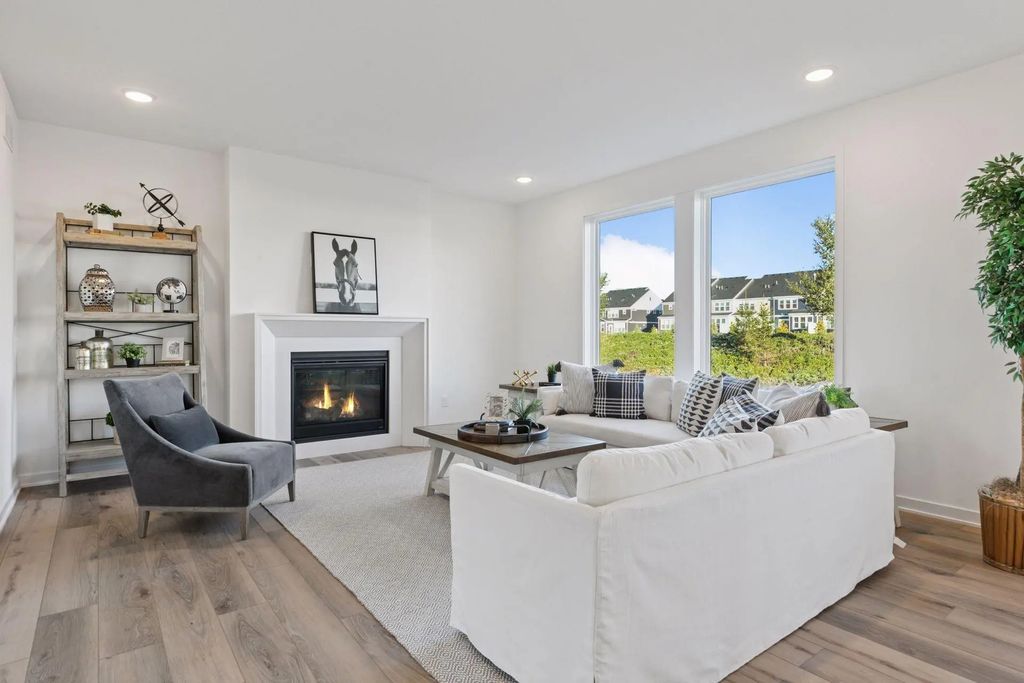 10157 Blackmoor Road, Woodbury