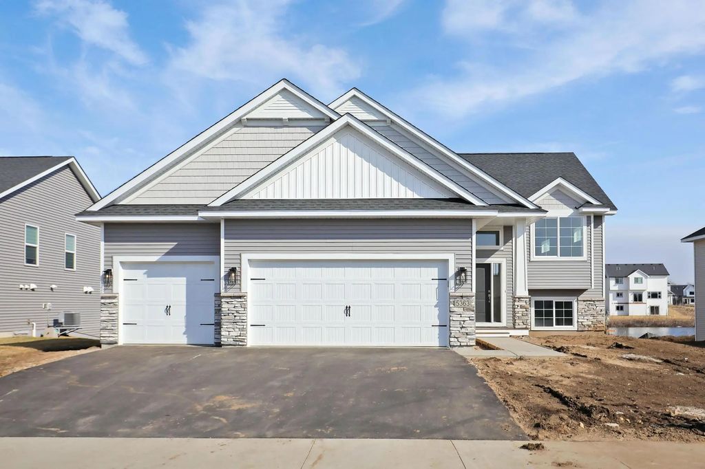 13601 Arrowhead Way, Rosemount