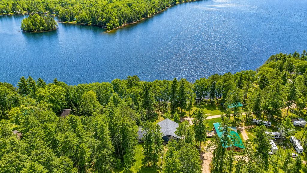 7042n Lake Shore Drive, Couderay
