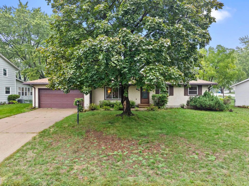 2245 Mapleview Avenue, Maplewood
