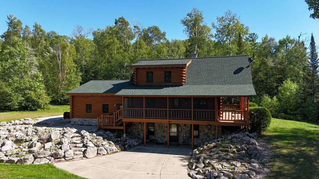 7272 Far North Road, Orr