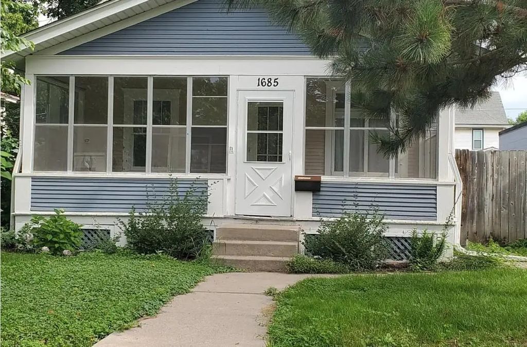 1685 Selby Avenue, Saint Paul