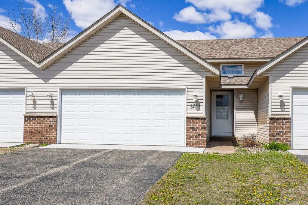 1215 West Edge Place, New Richmond
