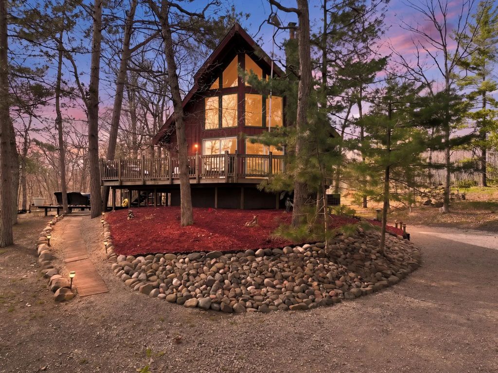 28420 Viking Court, Danbury