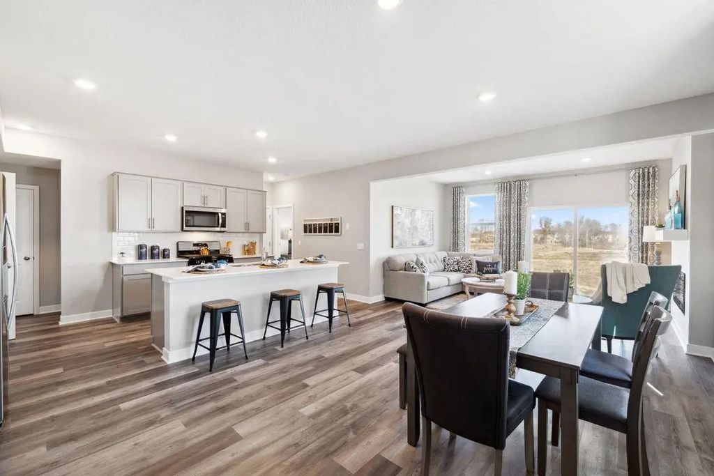 23548 Ashbury Drive, Rogers